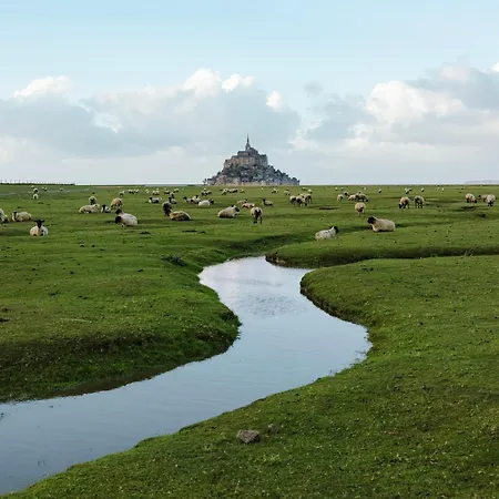 Jolie Maison De Cyprange Pirou