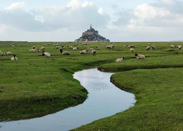 Jolie Maison De Cyprange Pirou